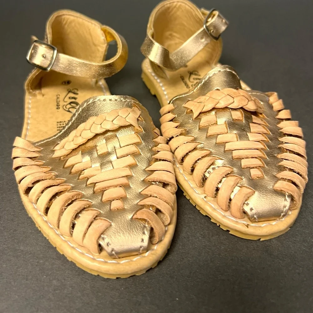 Shoes- Youth Sandals-‎ Pre-Owned, buckle strap on side. Size:16